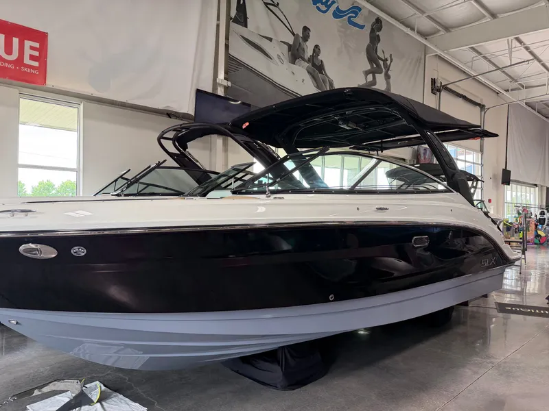 The Image of Sea Ray SLX 260 2026 - 0