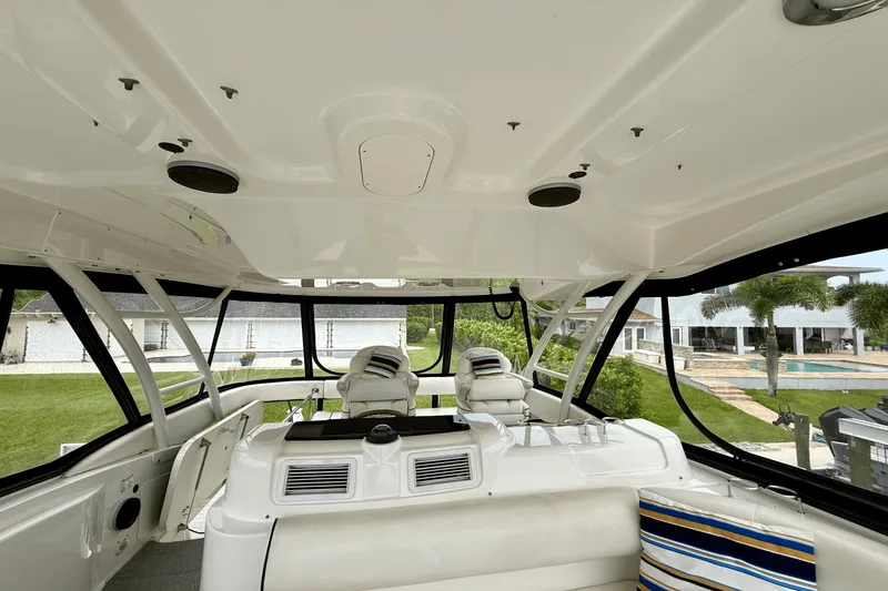 Slide: The Image of Sea Ray 550 SEDAN BRIDGE 2005 - 51