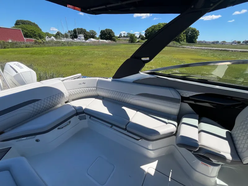 Slide: The Image of Sea Ray SLX 280 Outboard 2026 - 10