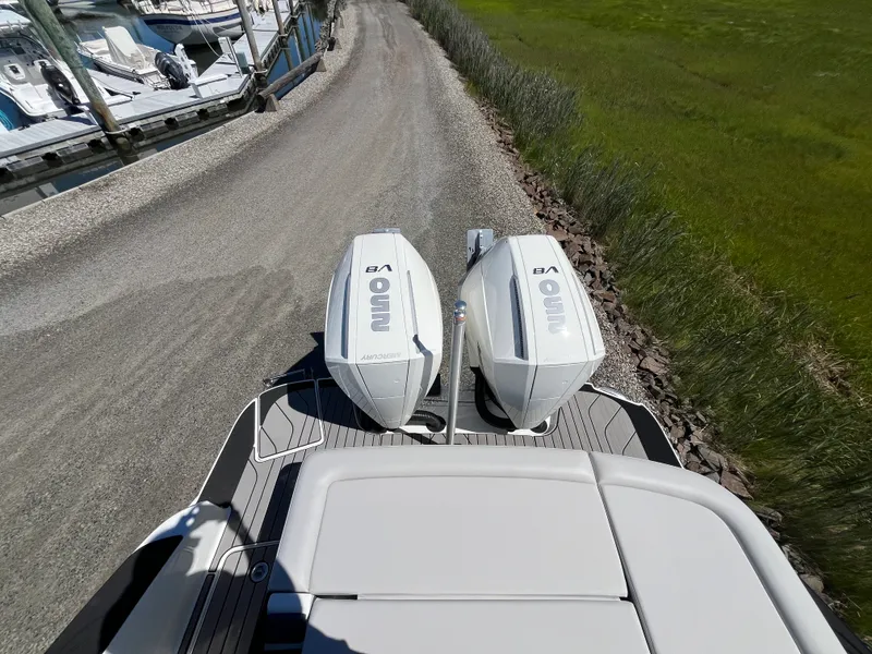 Slide: The Image of Sea Ray SLX 280 Outboard 2026 - 3