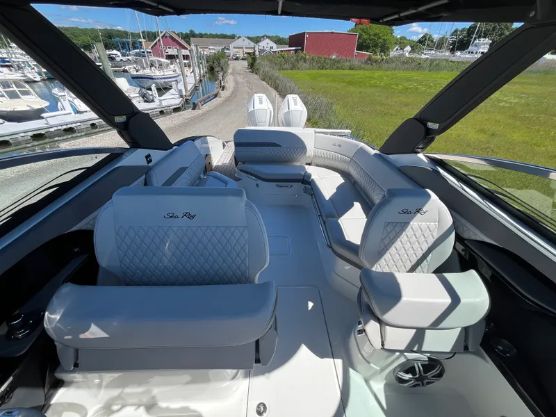 Slide: The Image of Sea Ray SLX 280 Outboard 2026 - 12