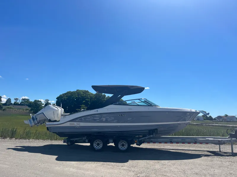 Slide: The Image of Sea Ray SLX 280 Outboard 2026 - 29