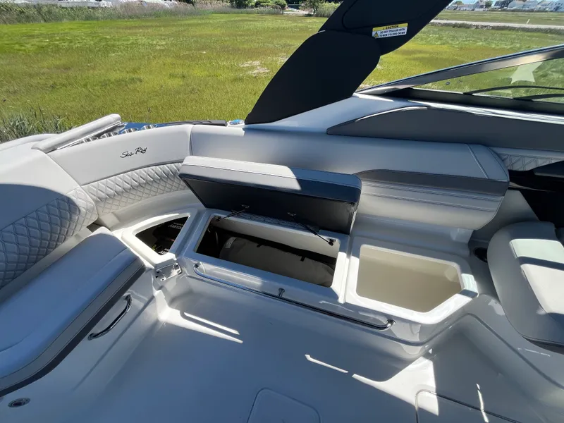 Slide: The Image of Sea Ray SLX 280 Outboard 2026 - 11