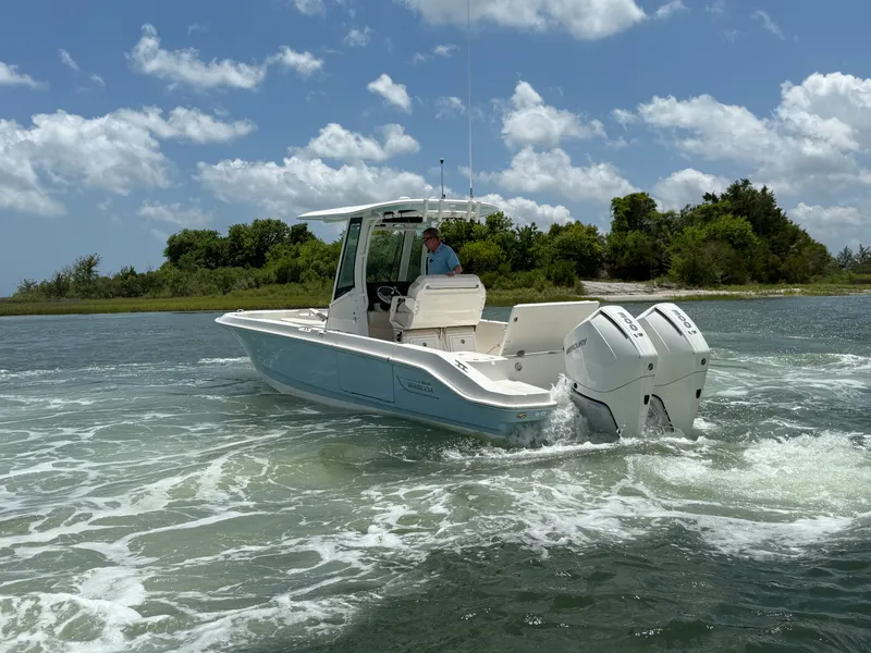 Slide: The Image of Boston Whaler 280 Dauntless 2026 - 5
