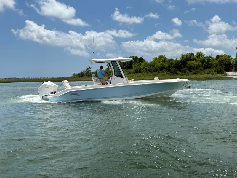 Slide: The Image of Boston Whaler 280 Dauntless 2026 - 2