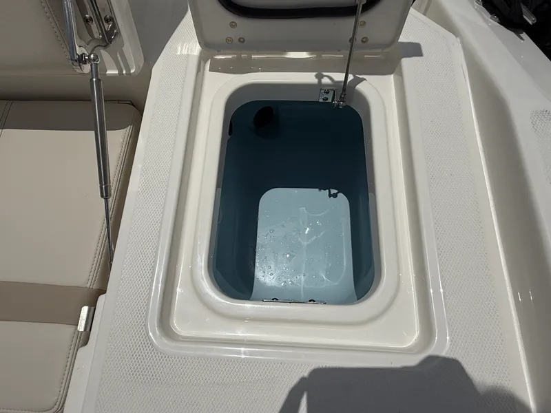 Slide: The Image of Boston Whaler 280 Dauntless 2026 - 9