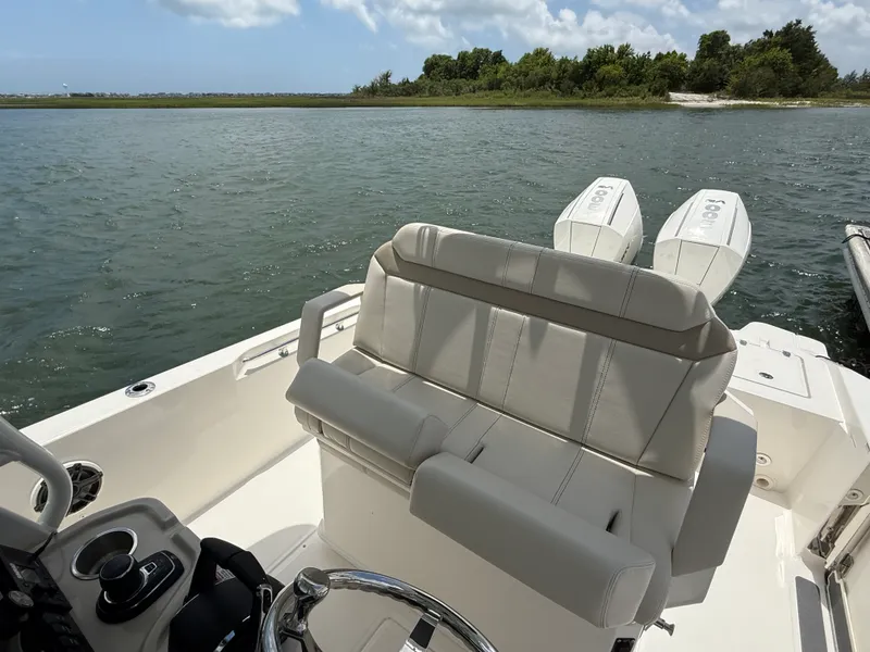 Slide: The Image of Boston Whaler 280 Dauntless 2026 - 7