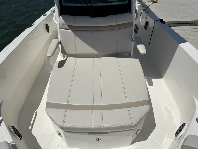 Slide: The Image of Boston Whaler 280 Dauntless 2026 - 18
