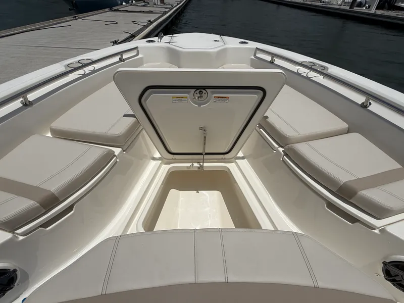 Slide: The Image of Boston Whaler 280 Dauntless 2026 - 23