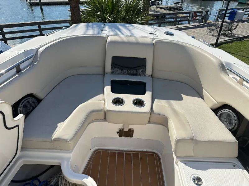 Slide: The Image of Boston Whaler 270 VANTAGE 2017 - 10