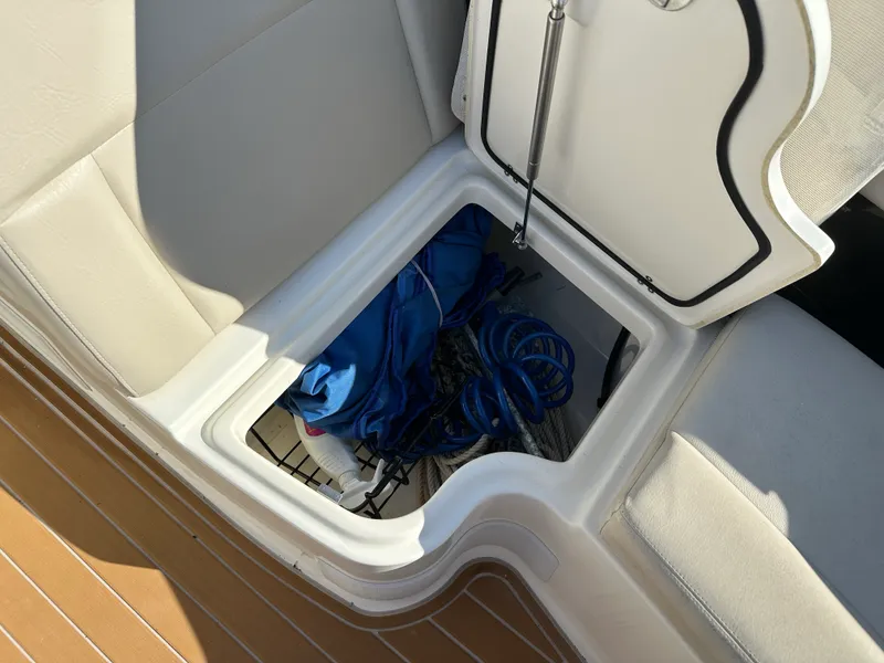 Slide: The Image of Boston Whaler 270 VANTAGE 2017 - 11