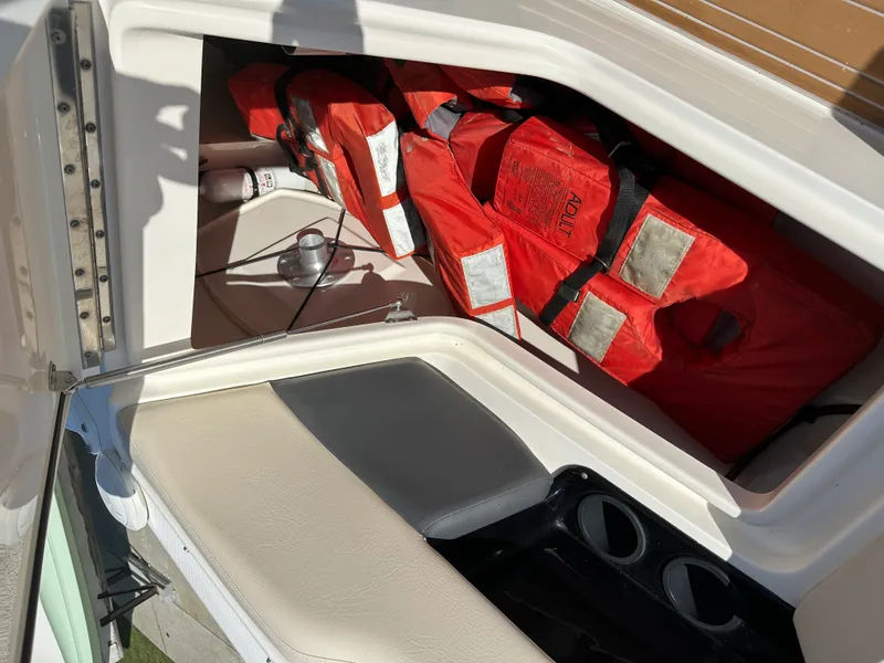 Slide: The Image of Boston Whaler 270 VANTAGE 2017 - 12