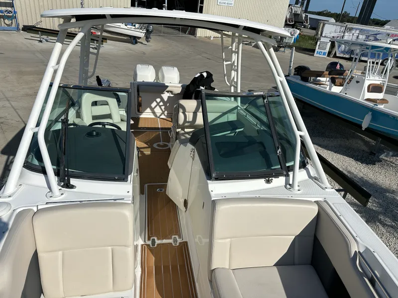 Slide: The Image of Boston Whaler 270 VANTAGE 2017 - 13