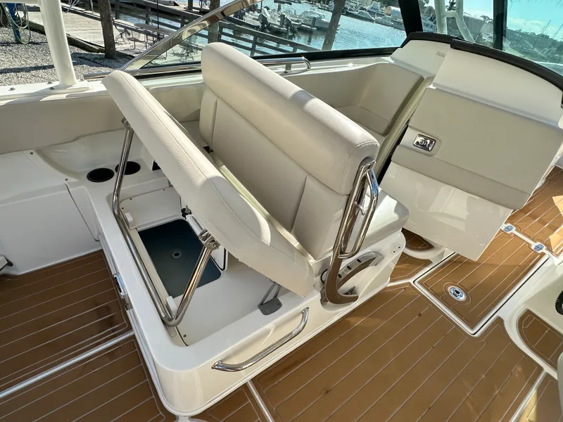 Slide: The Image of Boston Whaler 270 VANTAGE 2017 - 14