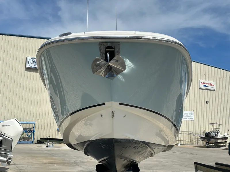 Slide: The Image of Boston Whaler 270 VANTAGE 2017 - 2