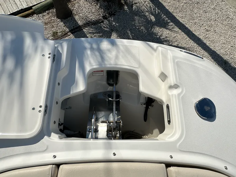 Slide: The Image of Boston Whaler 270 VANTAGE 2017 - 6