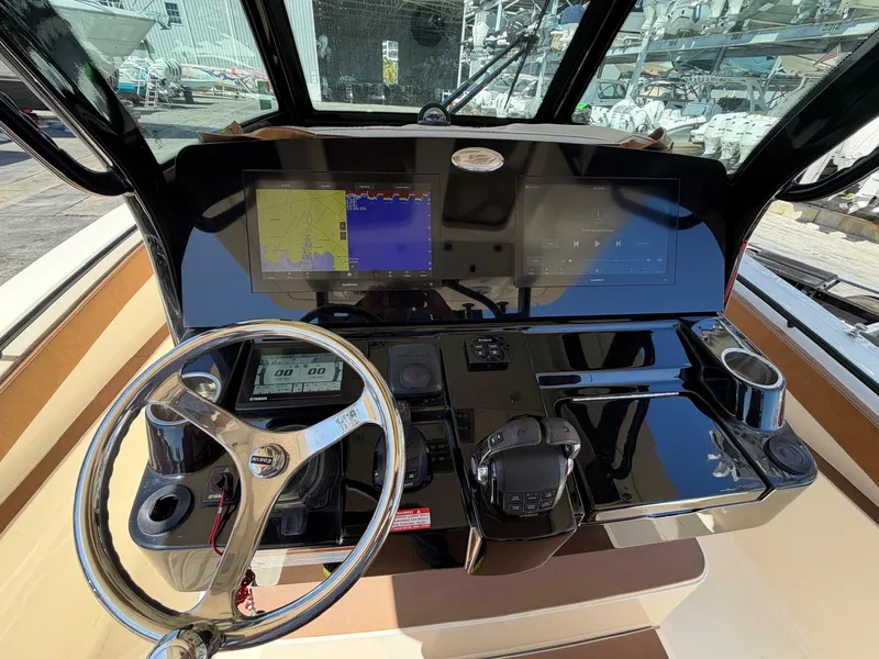 Slide: The Image of Scout 330 LXF 2021 - 11