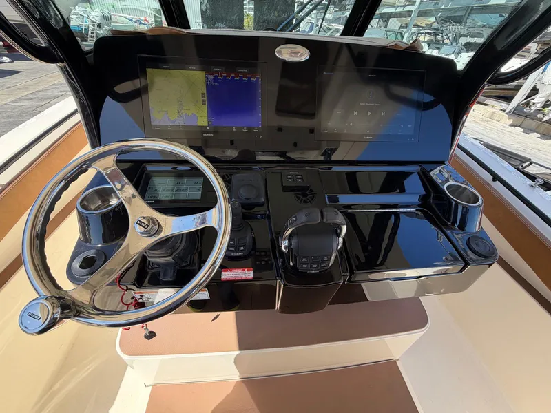 Slide: The Image of Scout 330 LXF 2021 - 12