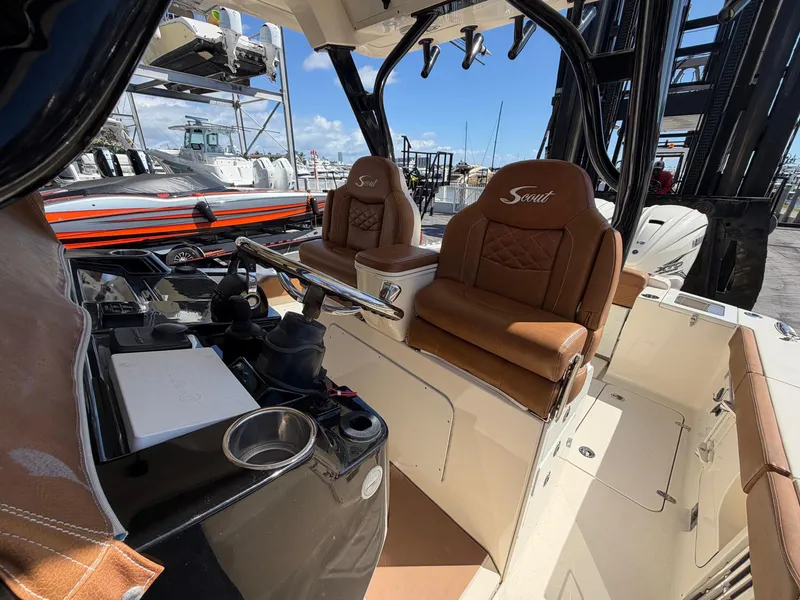 Slide: The Image of Scout 330 LXF 2021 - 21