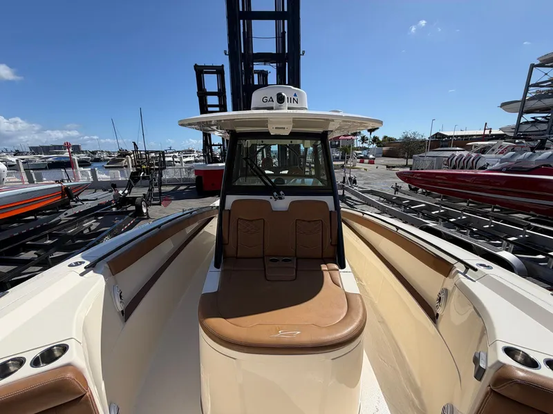 Slide: The Image of Scout 330 LXF 2021 - 9