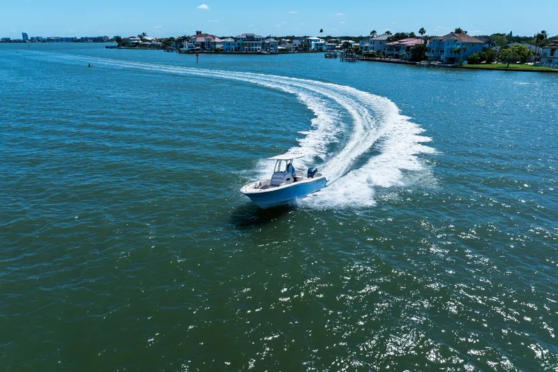 Slide: The Image of Grady-White FISHERMAN 216 2021 - 15