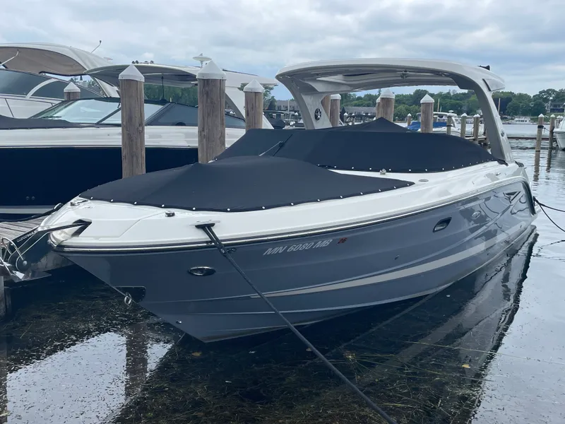The Image of Sea Ray SLX 310 2021 - 0