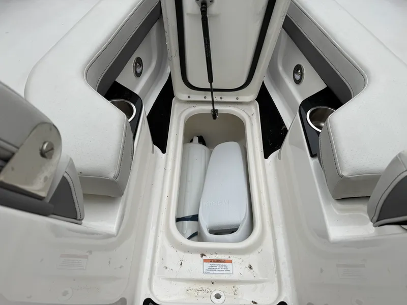 Slide: The Image of Sea Ray SLX 310 2021 - 5