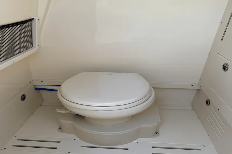 Slide: The Image of Scout 240 XSF 2026 - 14