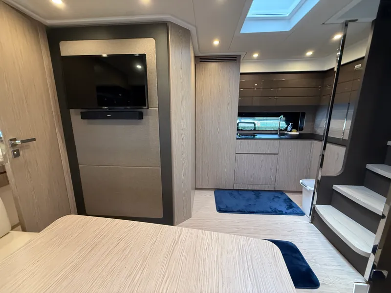 Slide: The Image of Azimut 45 ATLANTIS 2021 - 17