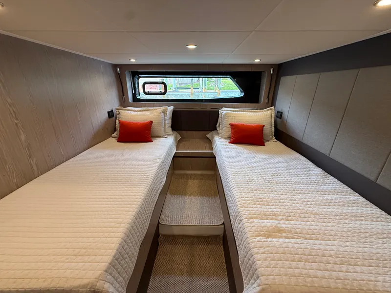 Slide: The Image of Azimut 45 ATLANTIS 2021 - 36