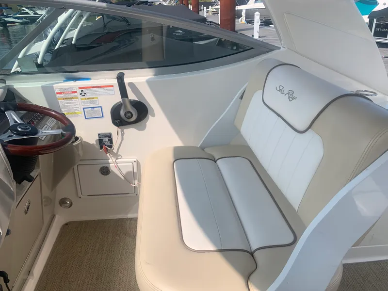 Slide: The Image of Sea Ray 260 SUNDANCER 2012 - 8