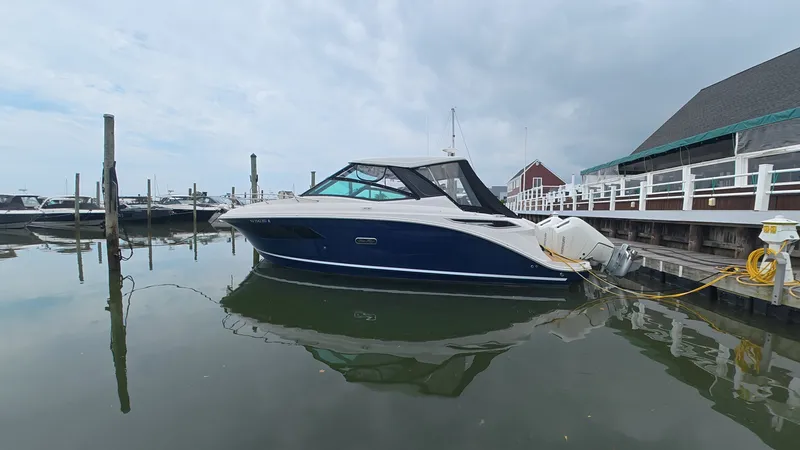 Slide: The Image of Sea Ray Sundancer 320 Outboard 2025 - 3