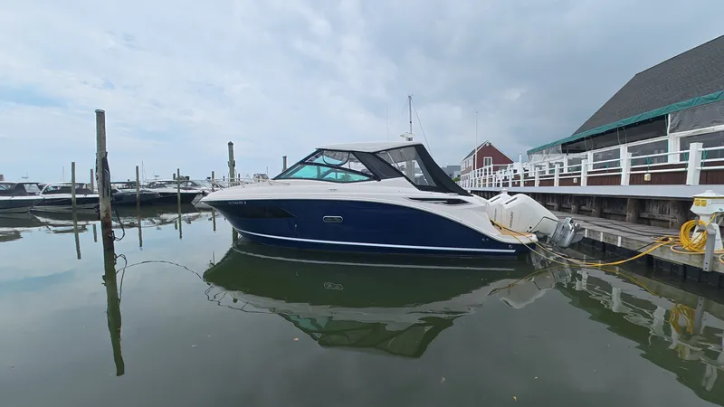 Slide: The Image of Sea Ray Sundancer 320 Outboard 2025 - 2