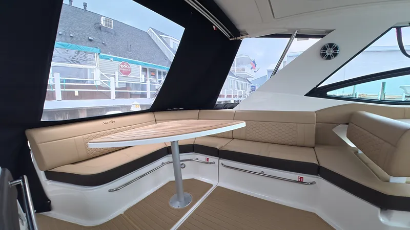 Slide: The Image of Sea Ray Sundancer 320 Outboard 2025 - 8