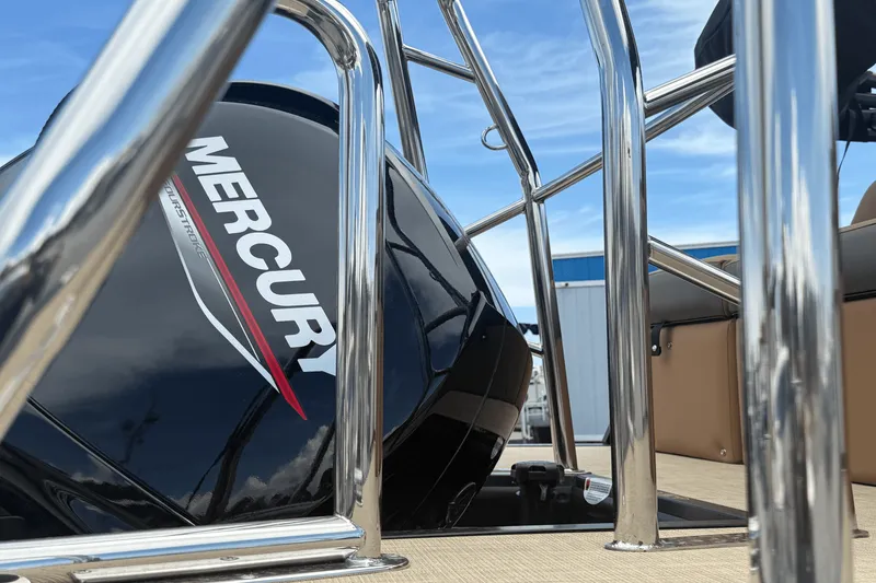 Slide: The Image of Harris Cruiser 210 2026 - 3