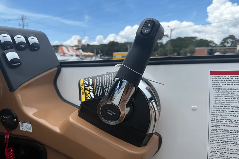 Slide: The Image of Harris Cruiser 210 2026 - 32