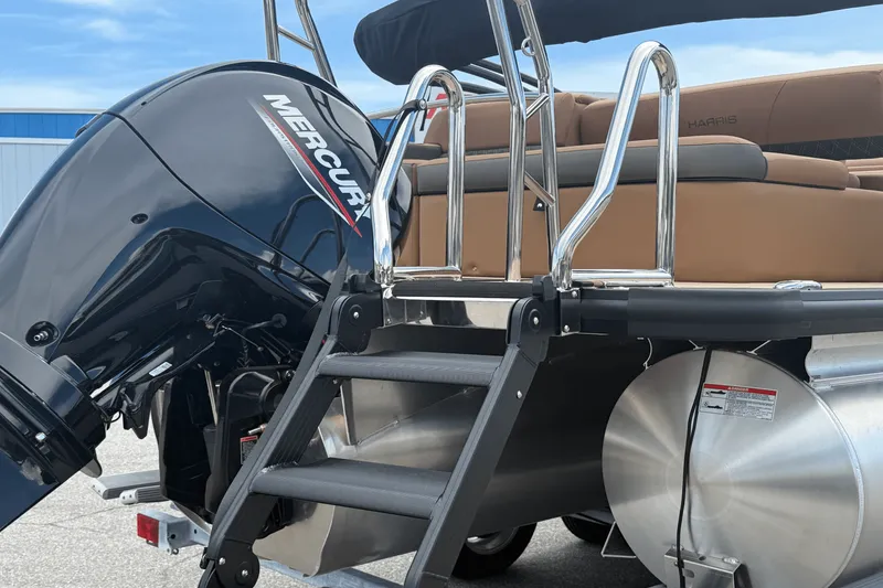 Slide: The Image of Harris Cruiser 210 2026 - 4