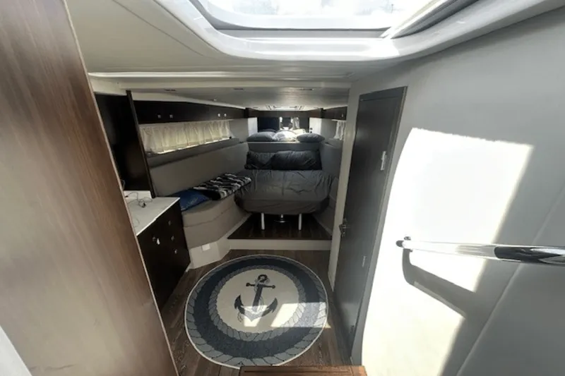 Slide: The Image of Cruisers 390 EXPRESS COUPE 2023 - 43