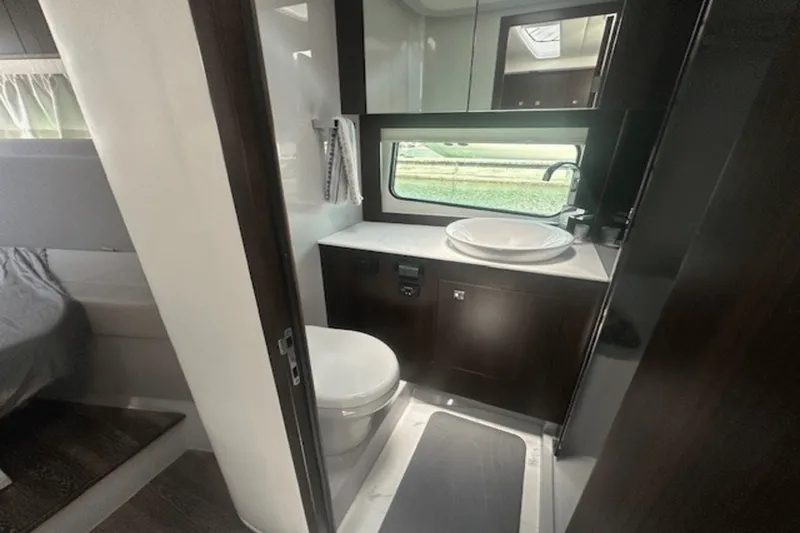 Slide: The Image of Cruisers 390 EXPRESS COUPE 2023 - 50