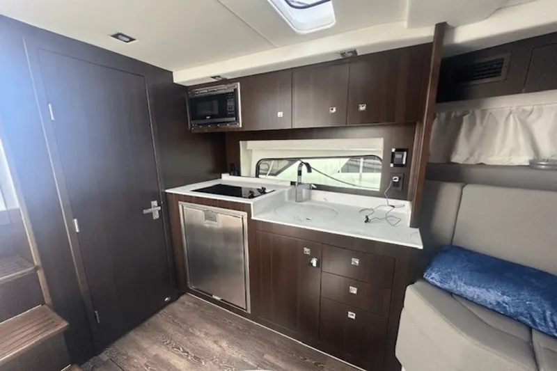 Slide: The Image of Cruisers Yachts 390 EXPRESS COUPE 2023 - 46