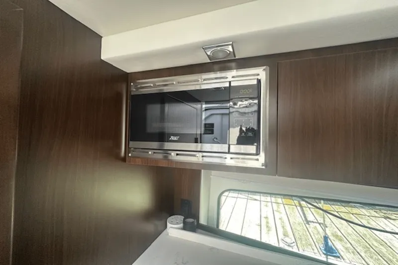 Slide: The Image of Cruisers Yachts 390 EXPRESS COUPE 2023 - 48