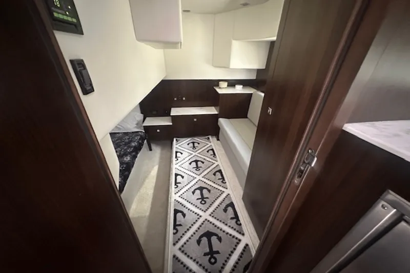 Slide: The Image of Cruisers Yachts 390 EXPRESS COUPE 2023 - 51