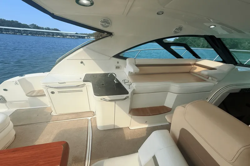 Slide: The Image of Sea Ray 410 SUNDANCER 2013 - 37