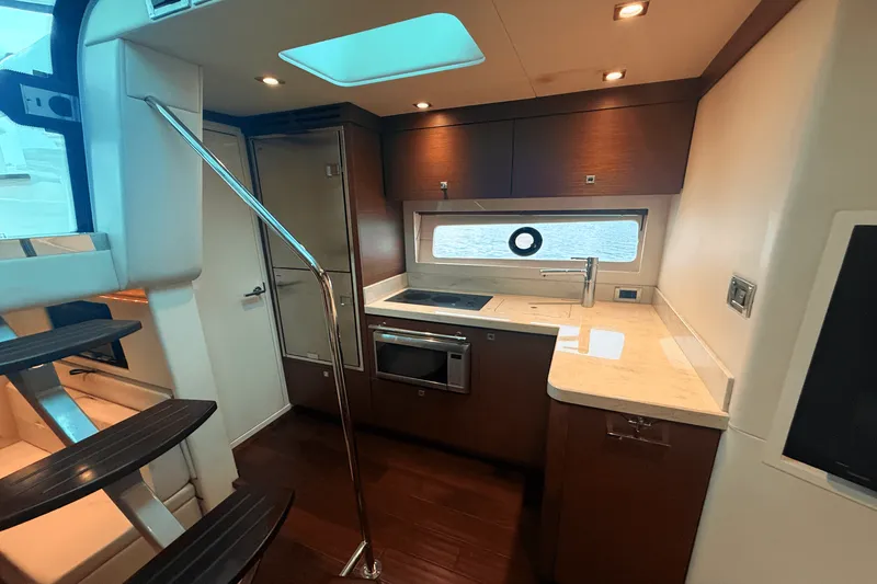 Slide: The Image of Sea Ray 410 SUNDANCER 2013 - 53