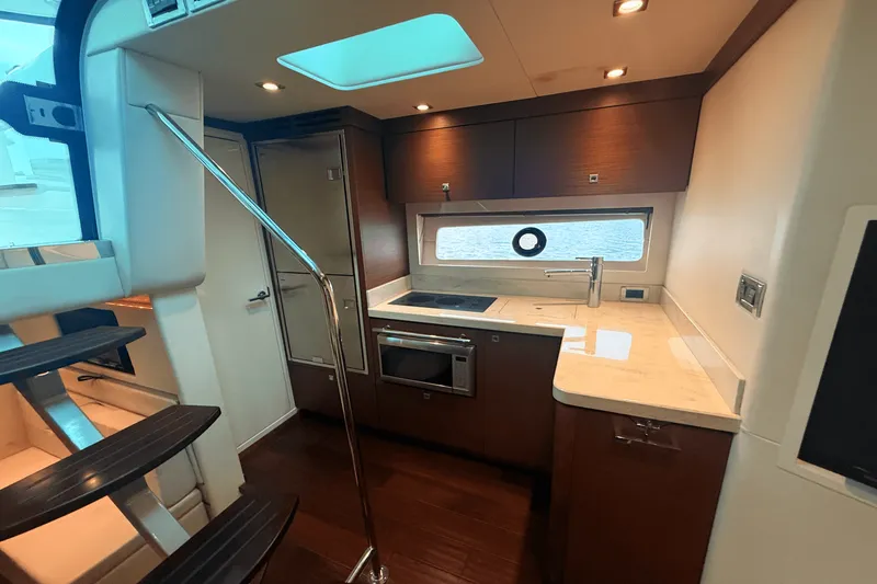 Slide: The Image of Sea Ray 410 SUNDANCER 2013 - 54