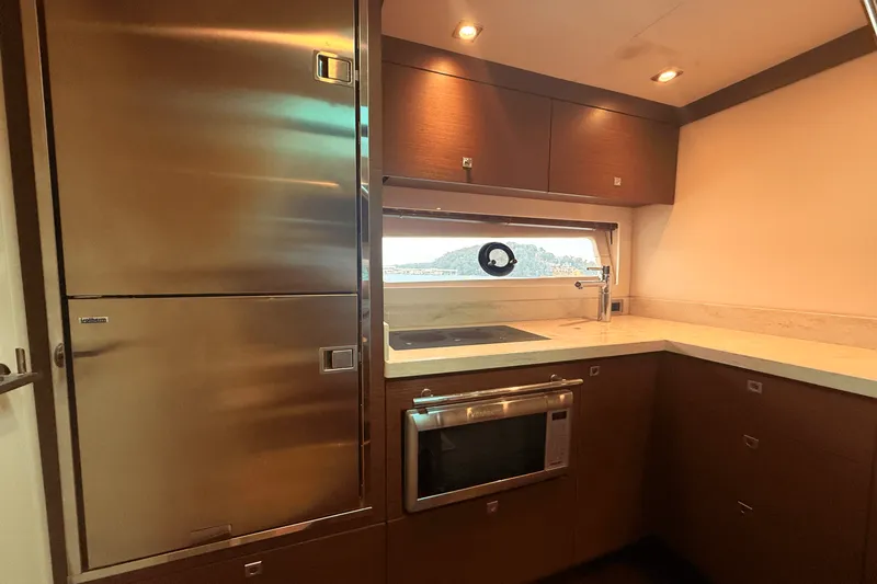 Slide: The Image of Sea Ray 410 SUNDANCER 2013 - 57