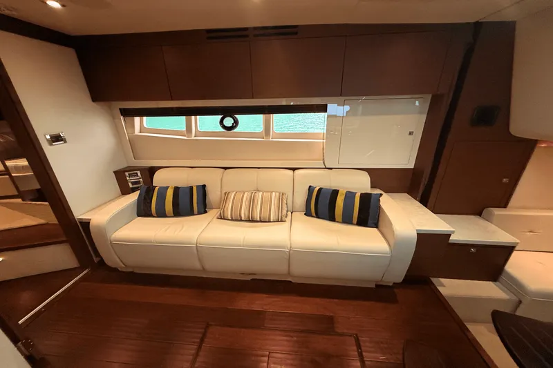Slide: The Image of Sea Ray 410 SUNDANCER 2013 - 59