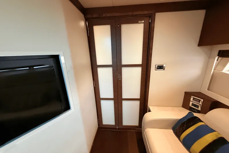 Slide: The Image of Sea Ray 410 SUNDANCER 2013 - 68