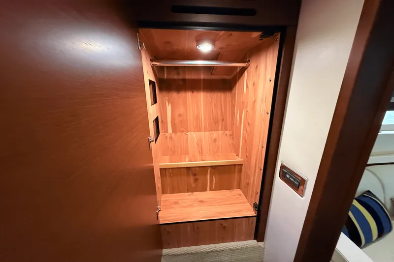 Slide: The Image of Sea Ray 410 SUNDANCER 2013 - 70