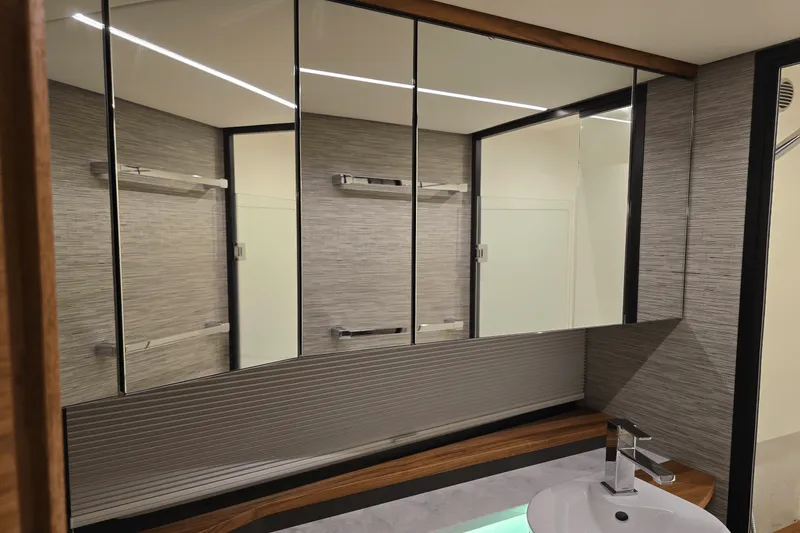 Slide: The Image of Tiara 48LE 2026 - 29